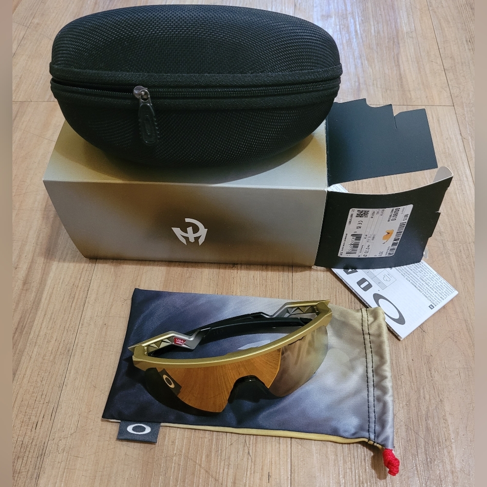 Oakley Youth Resistor sunglasses